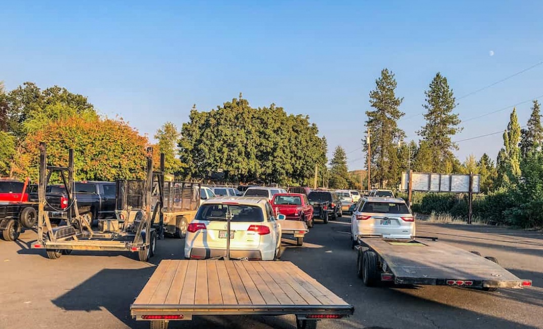 Rogue River Shuttles Rafting or Hiking Whitewater Cowboys